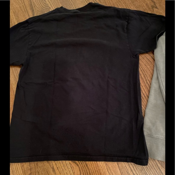 Mens Quicksilver  brand sweatshirt and T-shirt - Picture 4 of 8